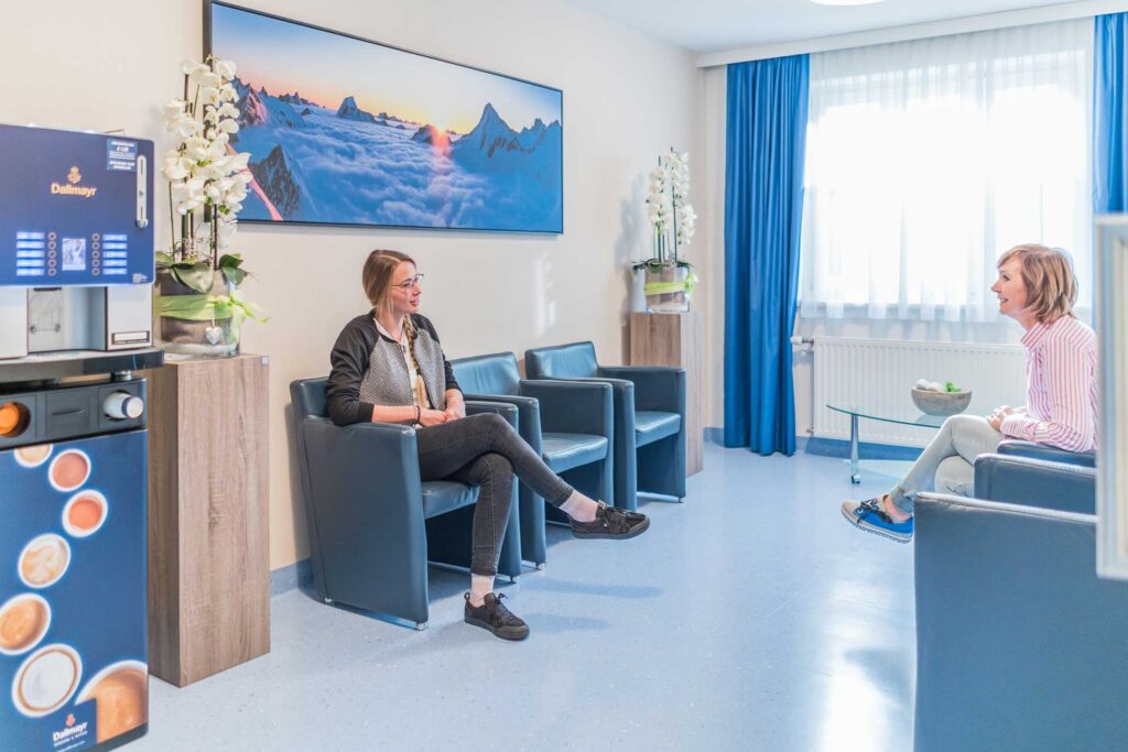 Warteraum - Sportklinik Dr. Aufmesser Radstadt